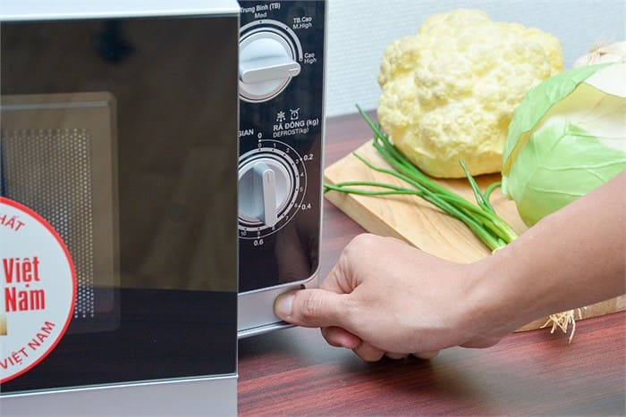 Lò vi sóng Sharp R-205VN(S)