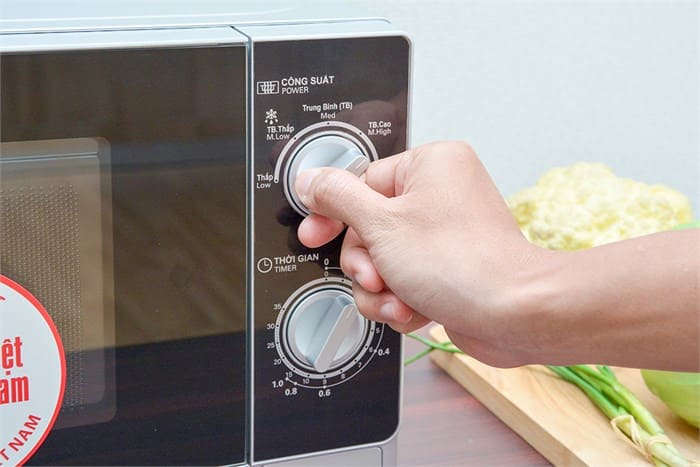 Lò vi sóng Sharp R-205VN(S)