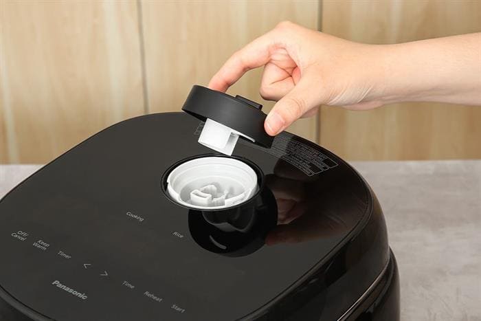 Nồi cơm điện tử 1.8L Panasonic SR-DM184KRA