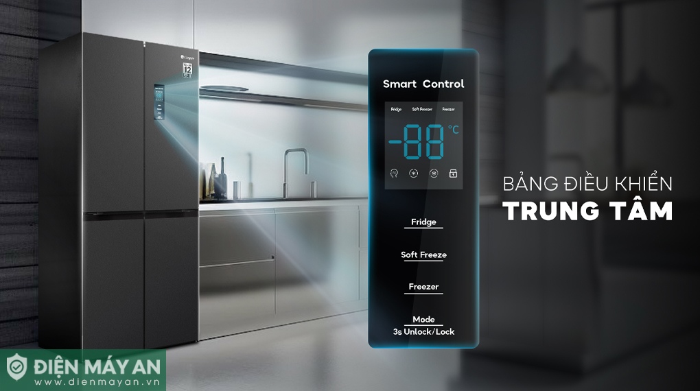 Bảng điều khiển trung tâm Smart Control nằm ở bên ngoài cửa tủ